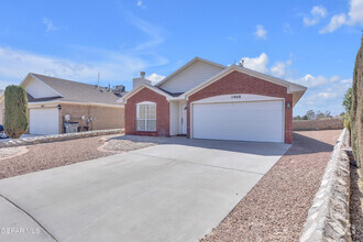 Building Photo - 11868 Oak Crossing Dr