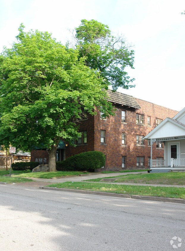 Building Photo - 79 Frances Ave