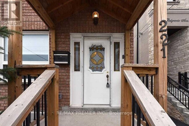 Building Photo - 221 Belgravia Ave