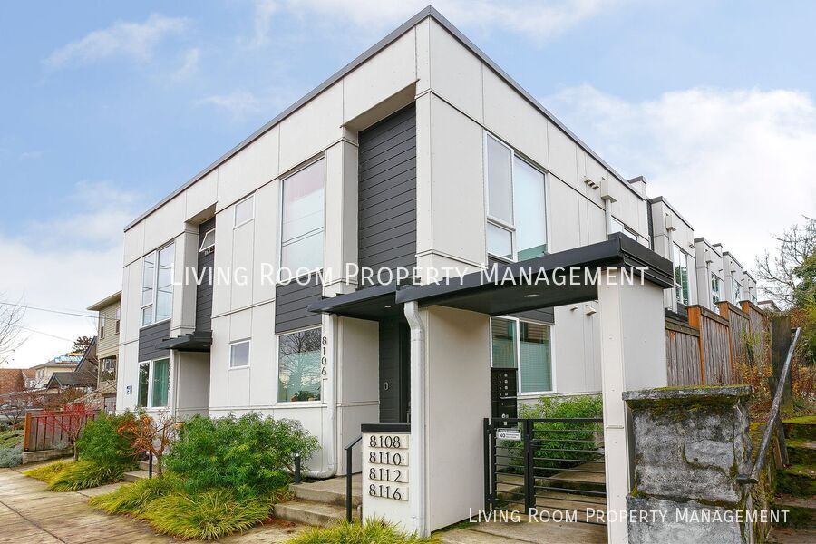 Primary Photo - Contemporary St. Johns Row House With Qual...