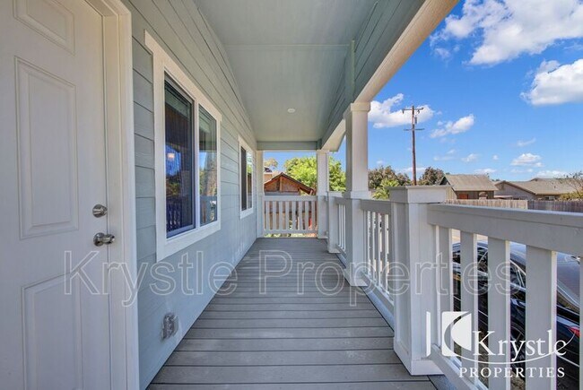 Building Photo - 98 Gilcrest Ave