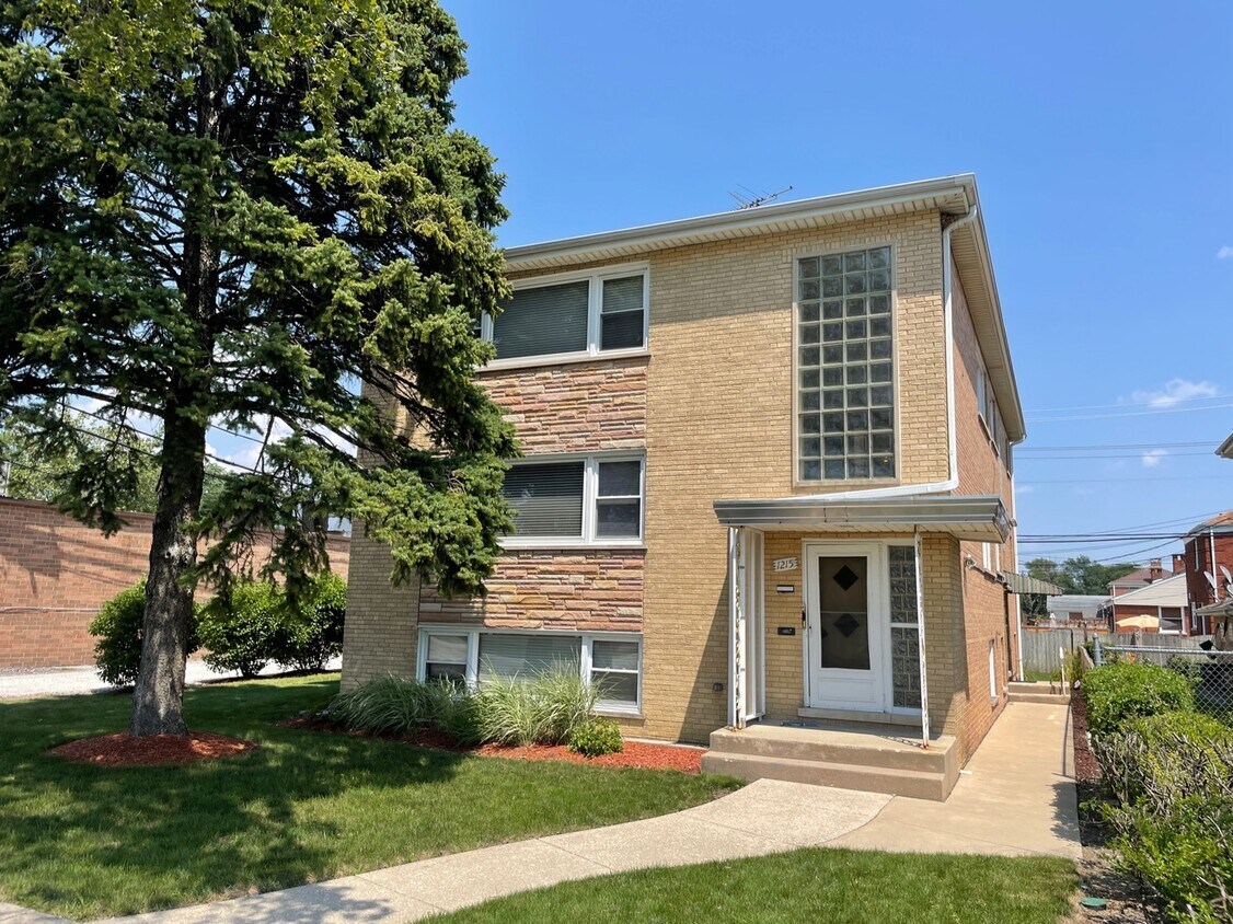 1215 Westchester Blvd Unit 2, Westchester, IL 60154 Condo for Rent in