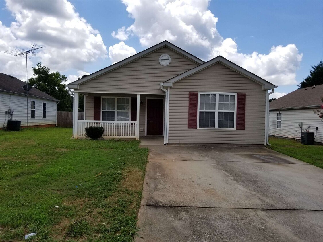 1633 Hallmark Hills Dr, Griffin, GA 30223 House Rental in Griffin, GA