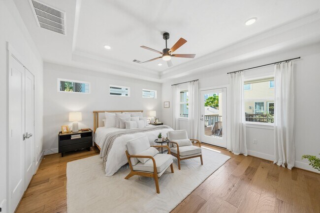 Foto del edificio - 1807 Bingham St