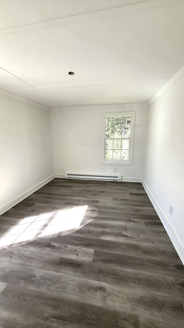 Building Photo - One Bedroom House Availalble for Rent in L...