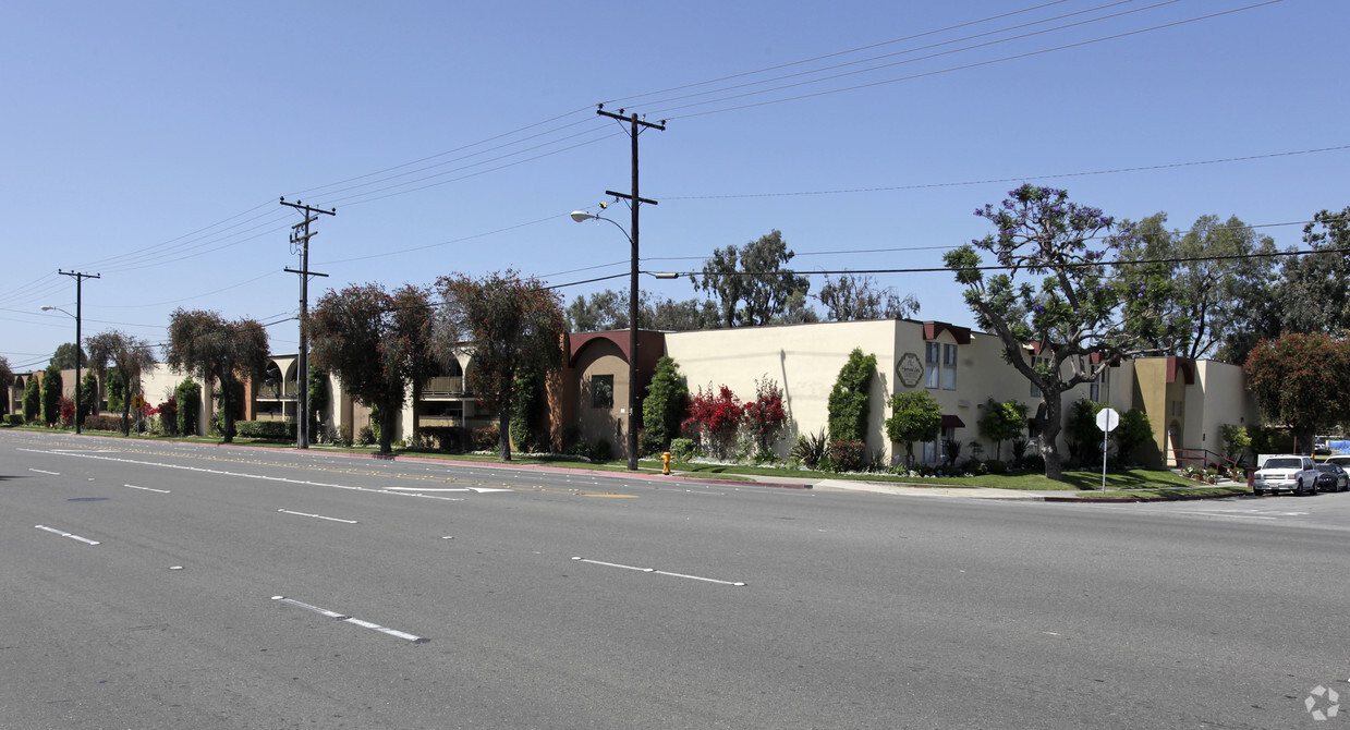 Primary Photo - Hermosa Vista Apartments