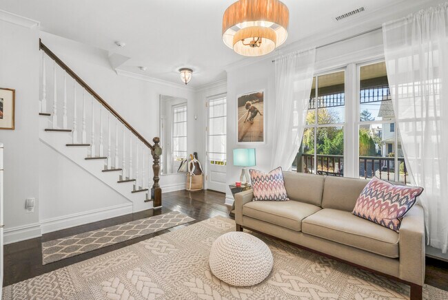 Foto del edificio - 251 Mt Pleasant Ave