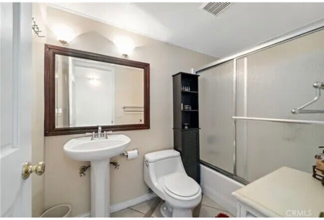 Foto del edificio - 305 King Ct