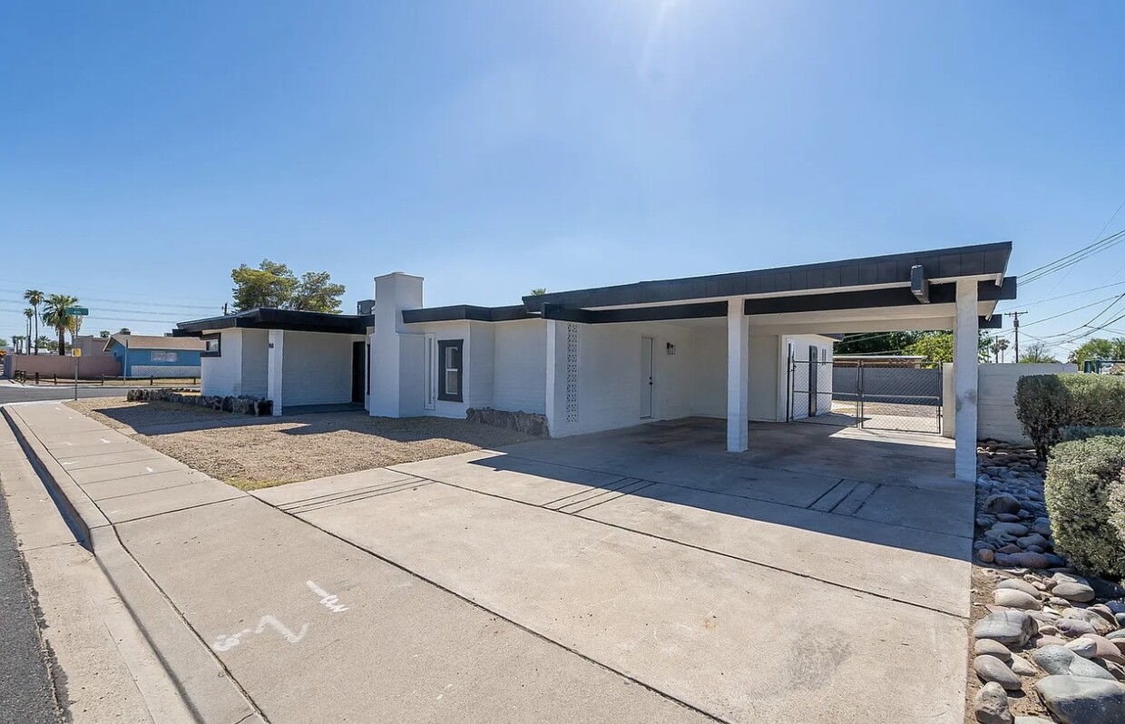 Foto principal - 460 N Longmore