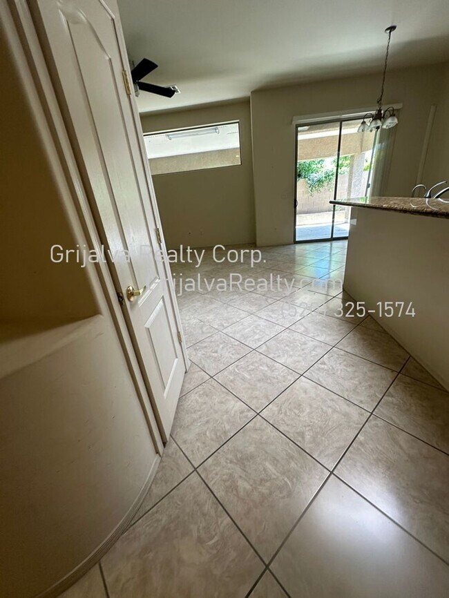 Foto del edificio - Beautiful 3 Bedroom, 2 Bath House for Rent (River/La Cholla)