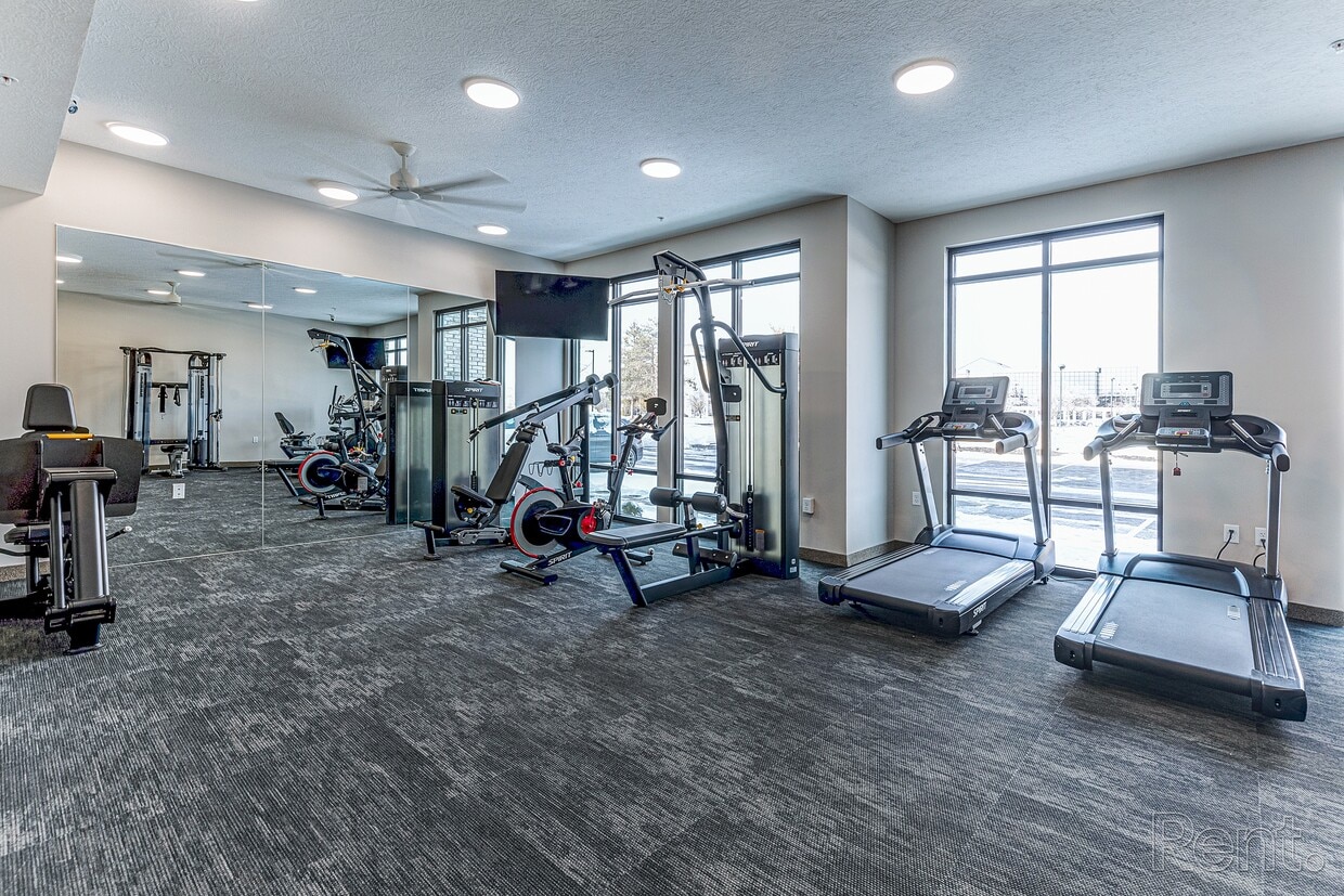 Primary Photo - Tiffany Flats