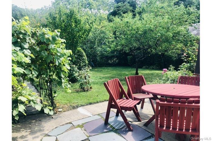 Foto del edificio - 82-19 Utopia Pkwy