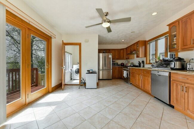 Building Photo - 33 Farragut Ave