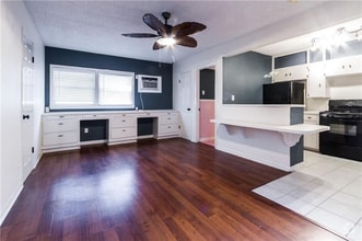 Building Photo - 709 W 26th St