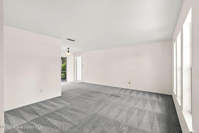 Building Photo - 1010 Flotilla Club Dr