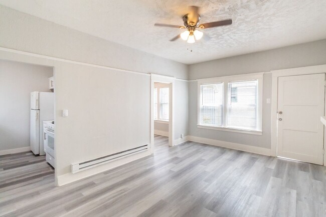 Foto del edificio - 1049 E 5th Street