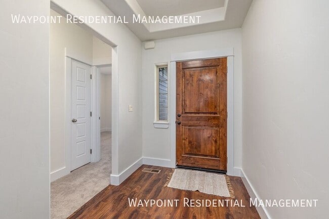 Building Photo - 2686 Vallin Ave N