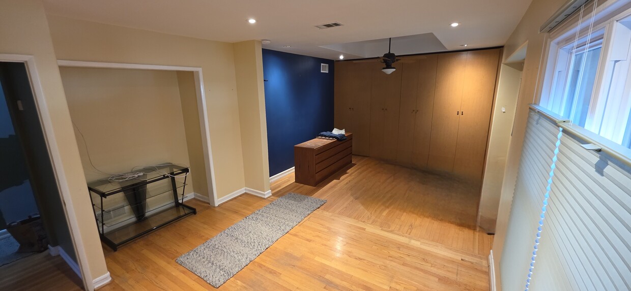 Foto principal - 1301 Lynngrove Dr