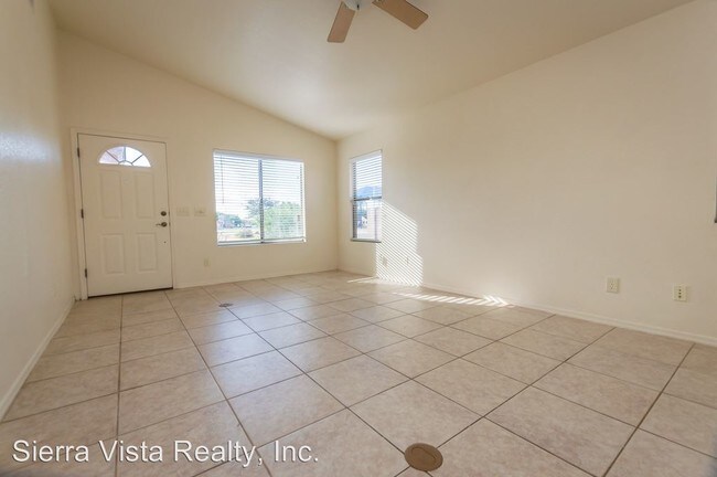 Building Photo - 3 br, 2 bath House - 980 Tularosa Dr