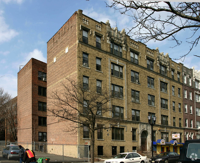 Foto del edificio - 565 Bergen Avenue