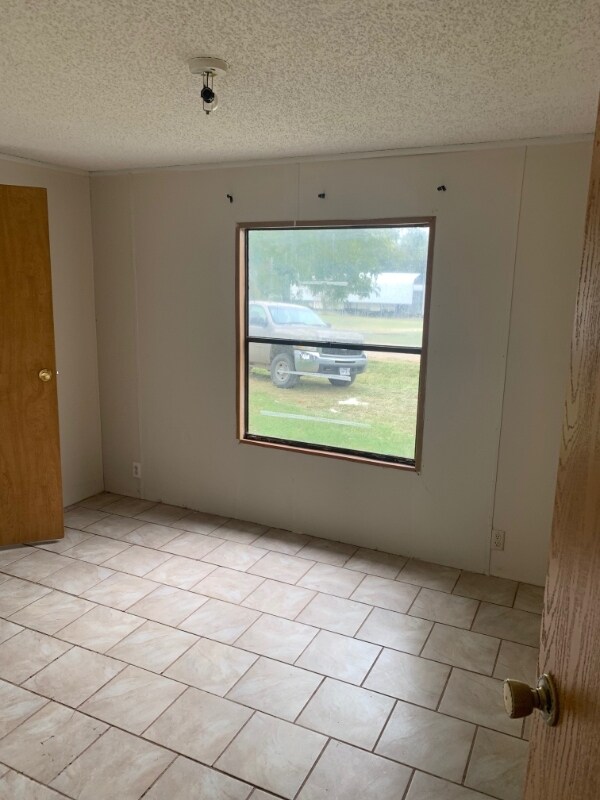 Building Photo - 131 Forest Creek Ln