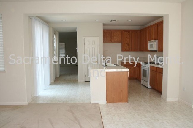 Building Photo - 5607 Los Pueblos Way