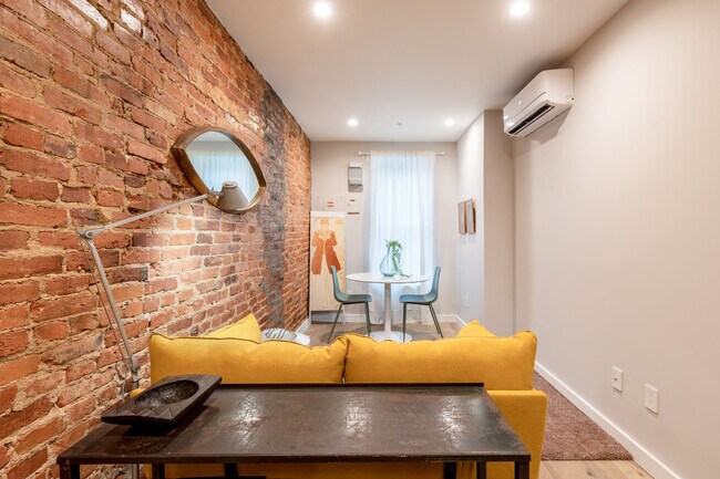 Foto del edificio - 744 Morton St NW