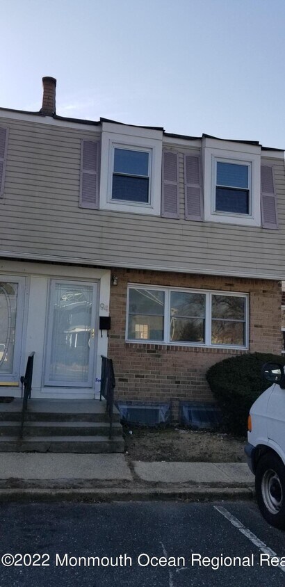 Building Photo - 94 Primrose Ln