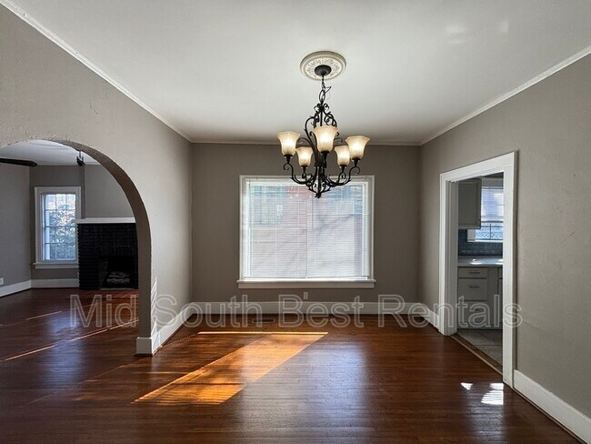 Building Photo - 3523 W Markham St