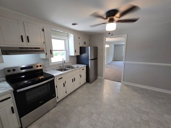 Building Photo - NEWLY REMODELED 3 BR House in Prince George County