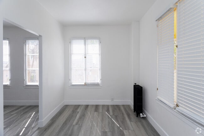 Dining Sixth Floor Studio - Rampart Village Villas