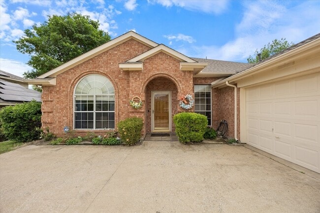 Building Photo - 1023 High Cotton Ln