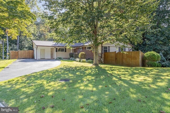 Foto del edificio - 8411 Derby Ct