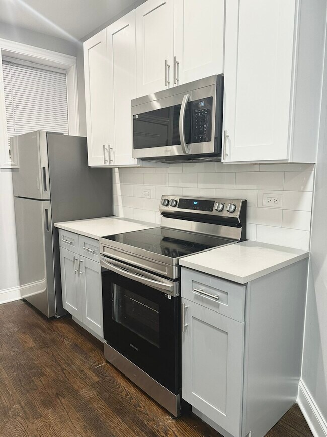 Foto del edificio - 1214 W Rosemont Ave