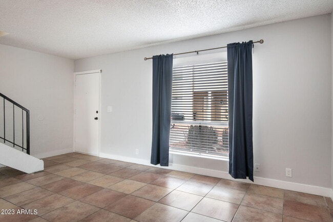 Building Photo - 3522 W Dunlap Ave