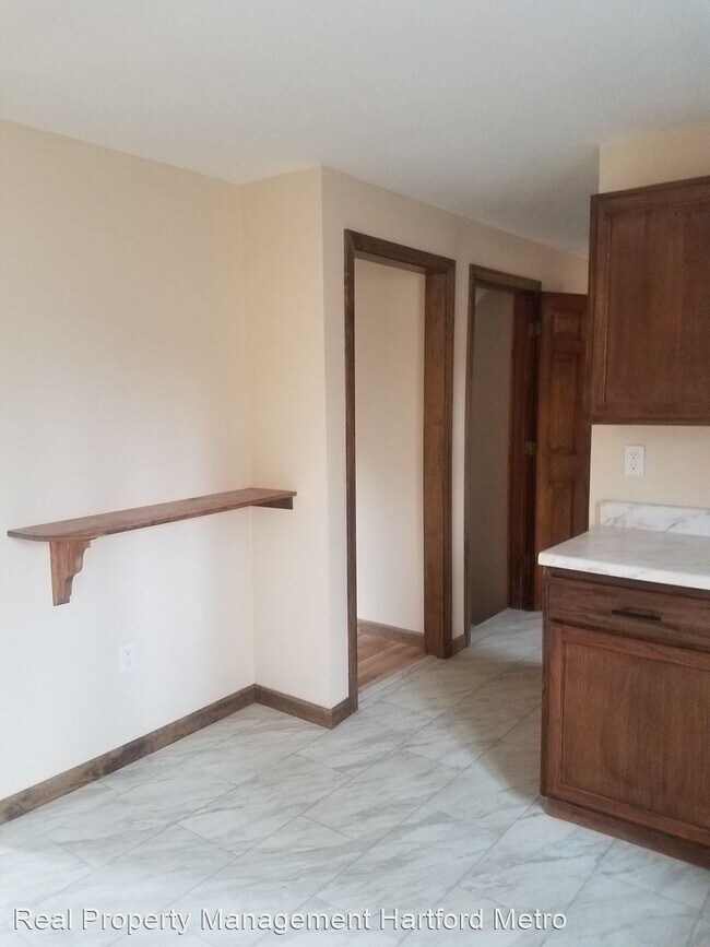 Building Photo - 3 br, 2 bath House - 276 Carriage Way