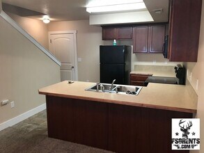 Building Photo - 9938 W Rosecroft Ct