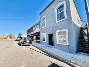 Building Photo - 107 S Smith St