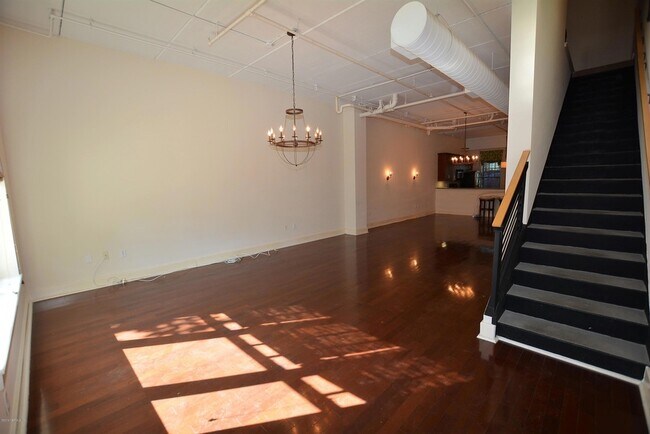 Foto del edificio - 1661 Riverside Avenue Unit 107