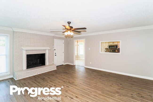 Foto del edificio - 8144 Creekside Cir N