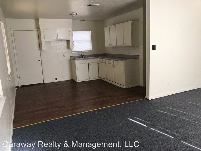 Building Photo - 2 br, 1 bath House - 2778 Elmhurst