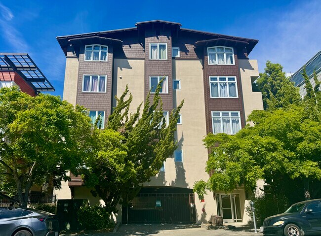 Apartamento en la planta superior - 2029 Channing Way