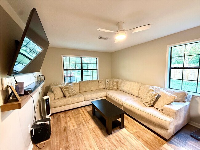 Foto del edificio - 12626 Langford Ln