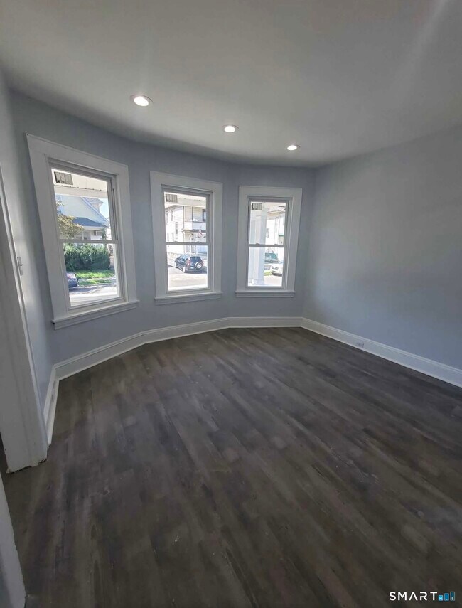 Foto del edificio - 100 Horace St