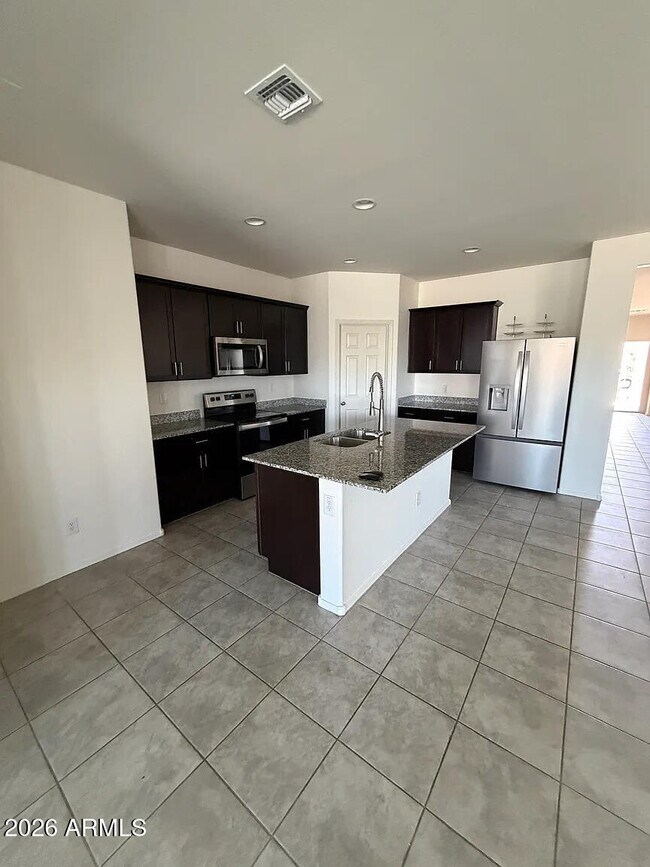 Foto del edificio - 4816 S 111th Dr