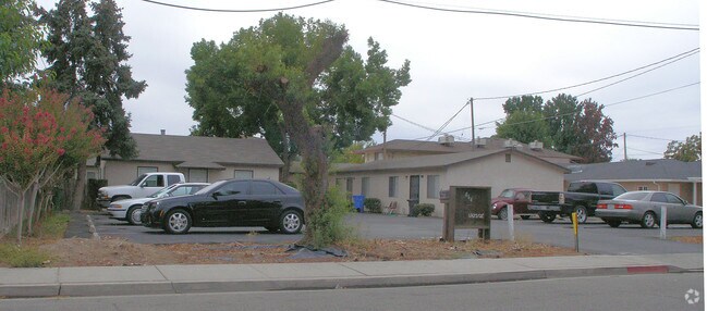Foto del edificio - 864 Wayside Dr