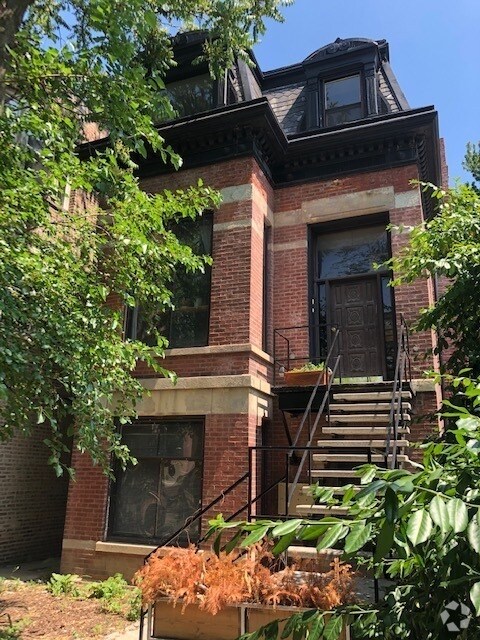 Building Photo - 1931 W Evergreen Ave