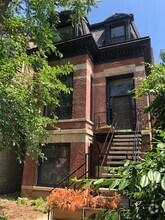 Building Photo - 1931 W Evergreen Ave