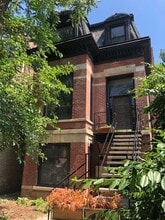 Building Photo - 1931 W Evergreen Ave