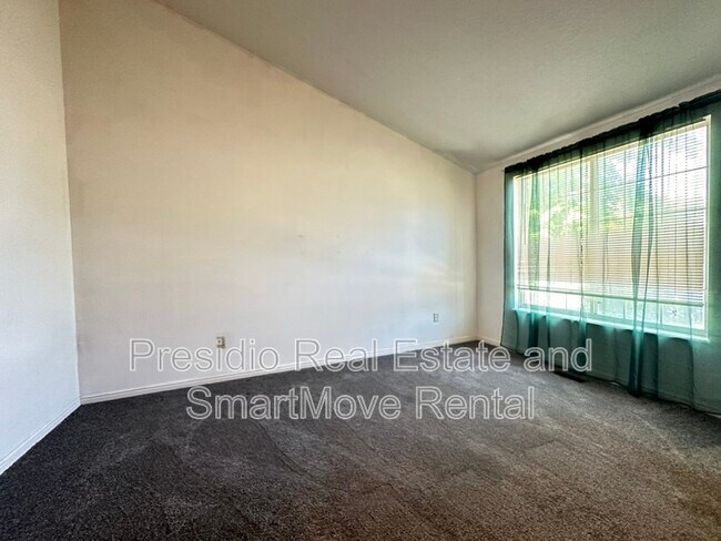 Foto del edificio - 1034 3350 North